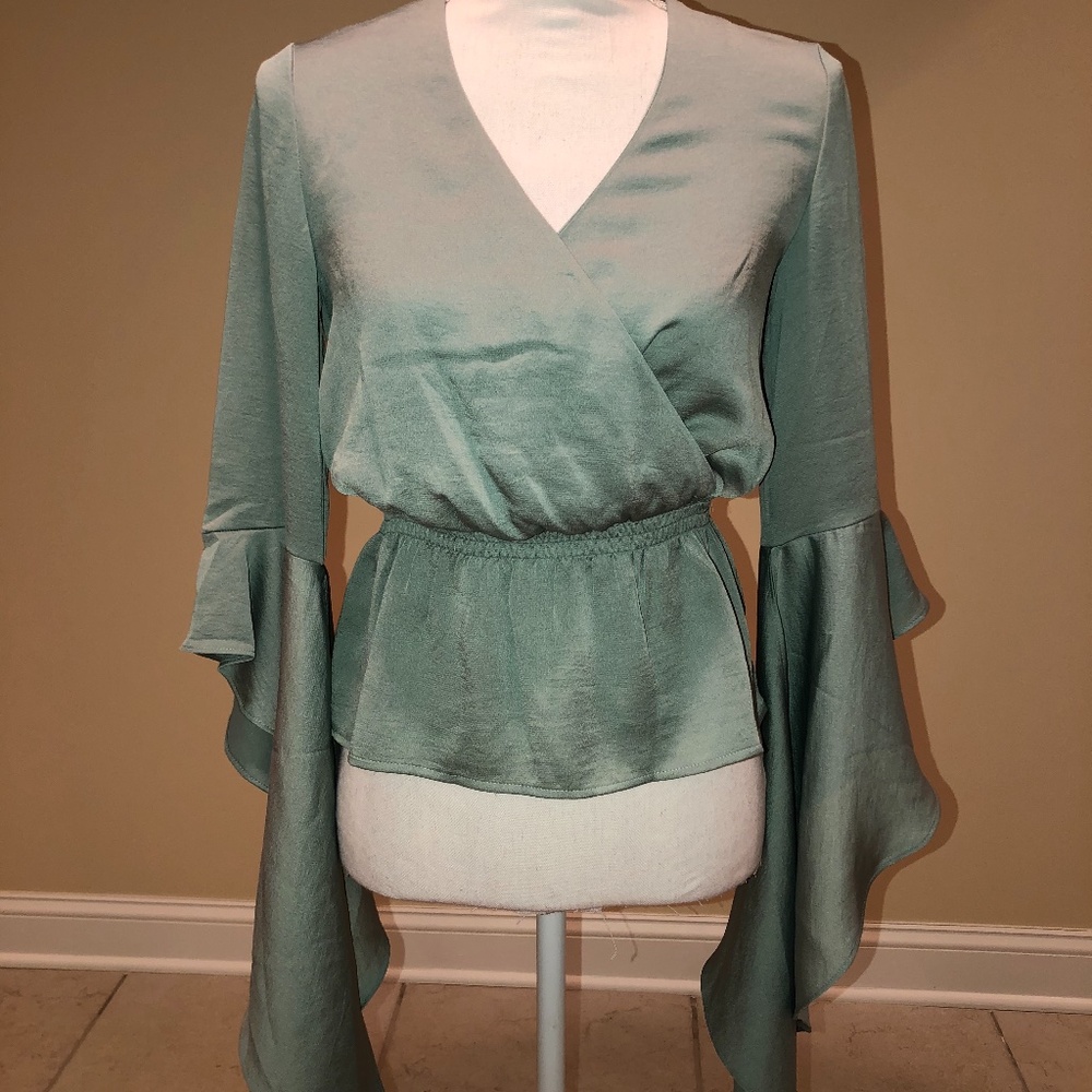Express XS V Neck Green Flowy Bell 3/4 Sleeve Top